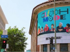 SM ENTERTAINMENT SQUARE標識牌在美國洛杉磯中心豎立