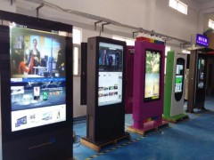 網絡廣告機與單機廣告機相對比那個更有優勢？